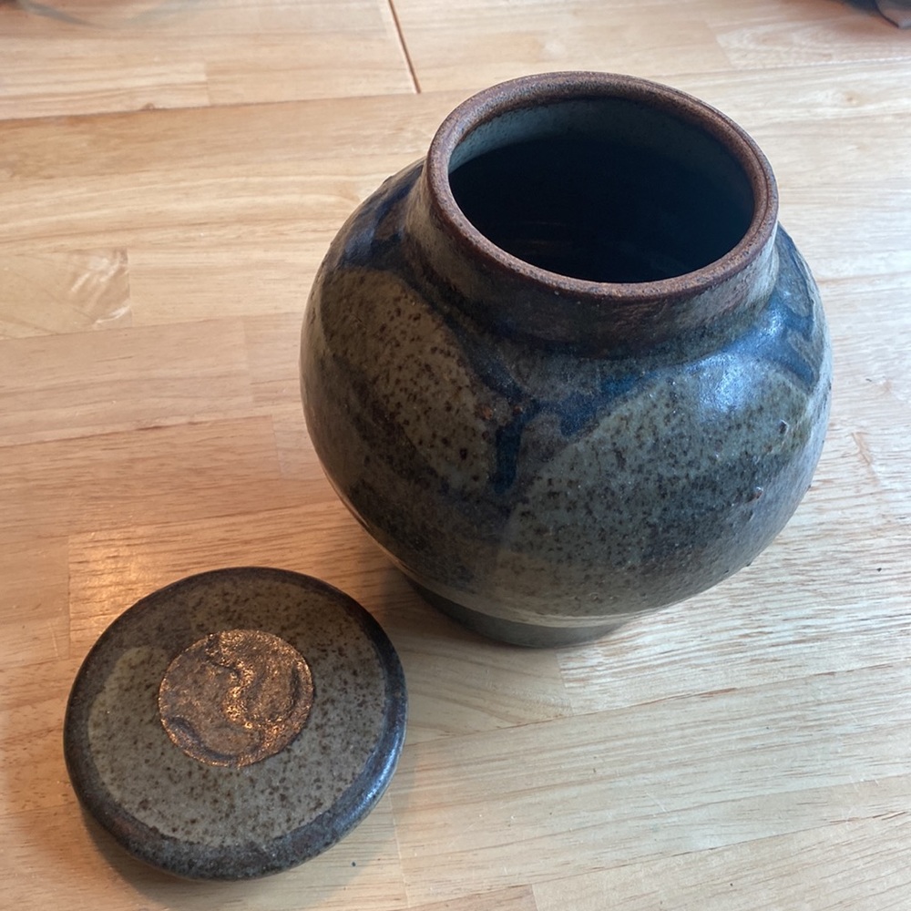 Pottery Jar - Picture 2 of 6